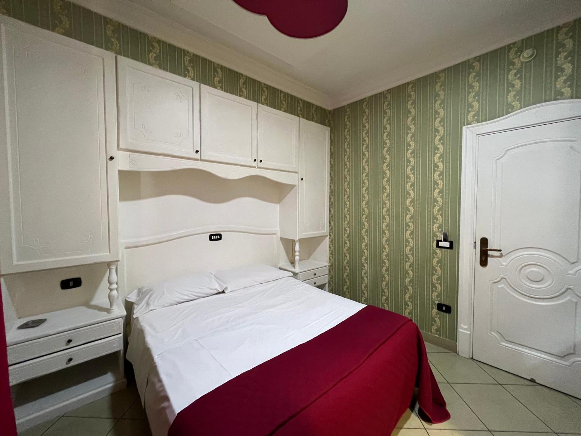 Hotel Tiffany Varcaturo Dış mekan fotoğraf