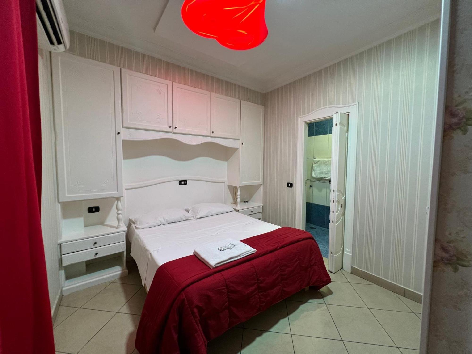 Hotel Tiffany Varcaturo Dış mekan fotoğraf